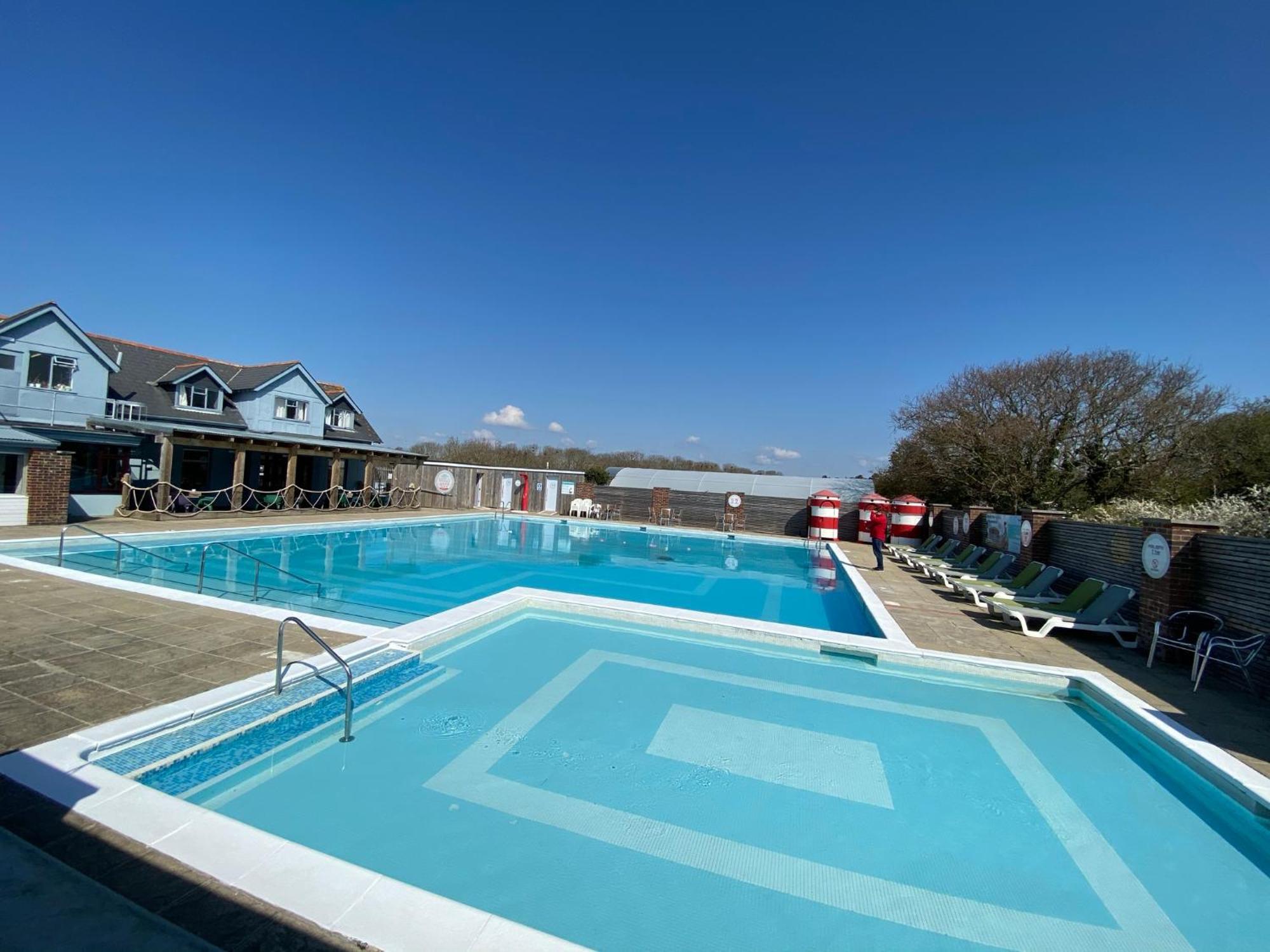 Whitecliff Bay Holiday Park - Most Popular Location Near Pools, Clubs And Beach Bembridge Bagian luar foto