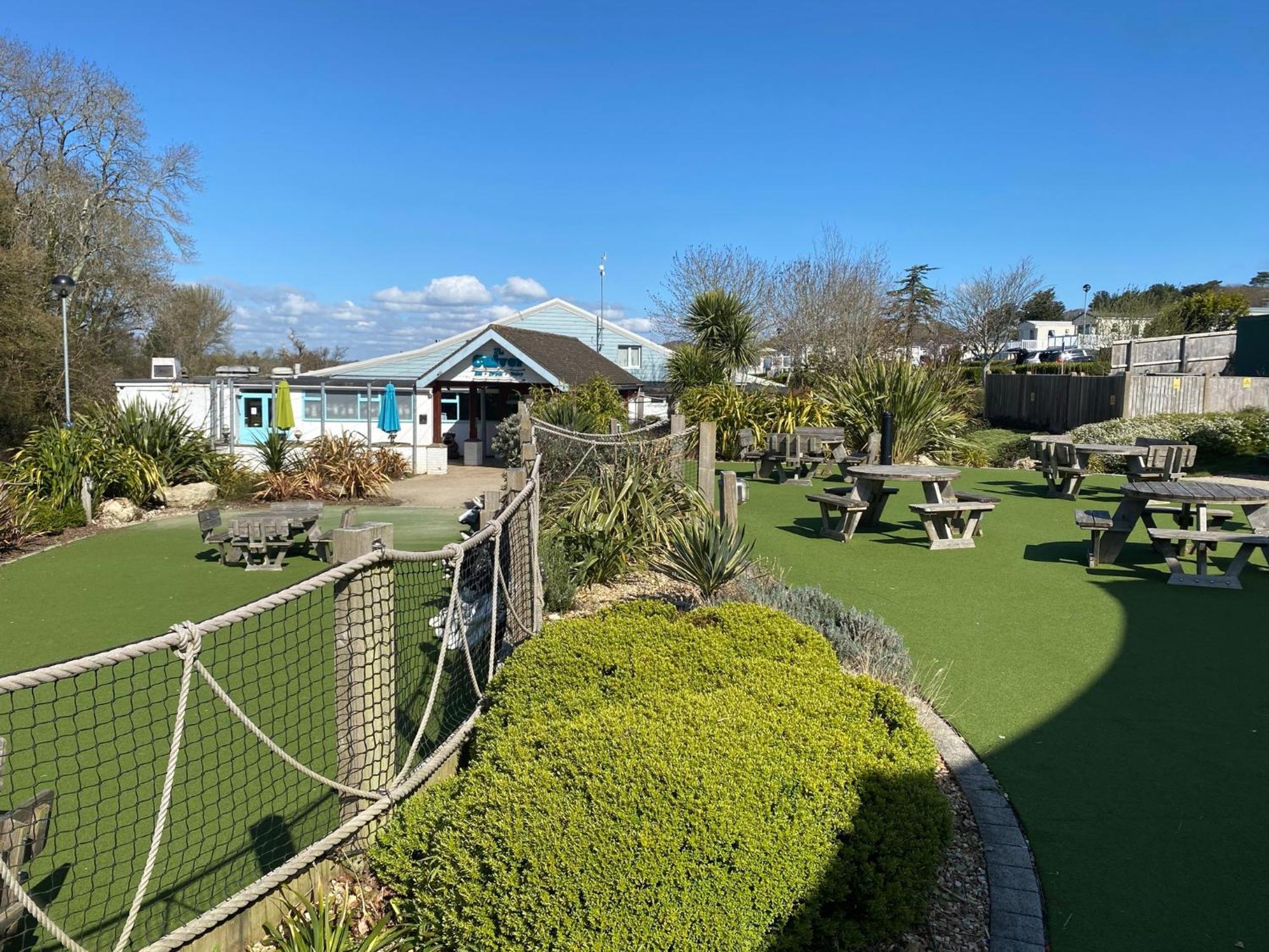 Whitecliff Bay Holiday Park - Most Popular Location Near Pools, Clubs And Beach Bembridge Bagian luar foto